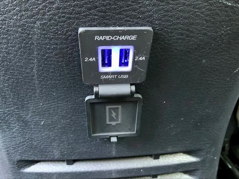 Used 2022 Toyota Tacoma SR image 32