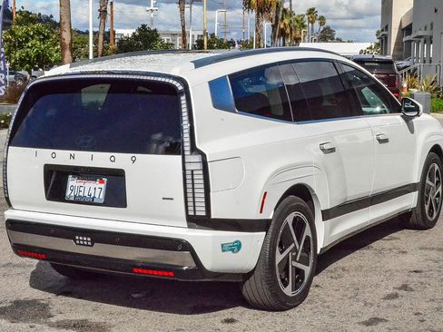 Certified 2026 Hyundai Ioniq 9 Calligraphy image 6