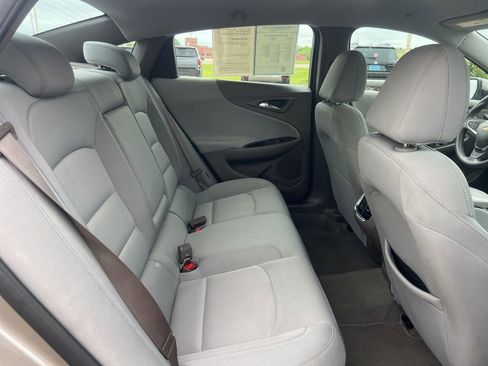 Used 2025 Chevrolet Malibu LT FWD image 21