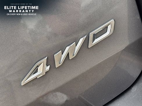 Used 2023 Ford Explorer XLT w/ Equipment Group 202A AWD/4WD image 7