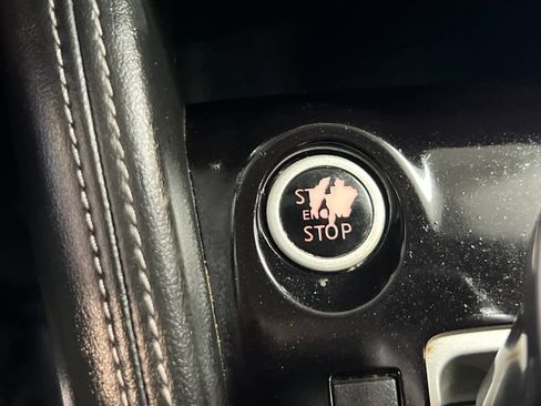 Used 2019 Nissan Kicks SV image 22