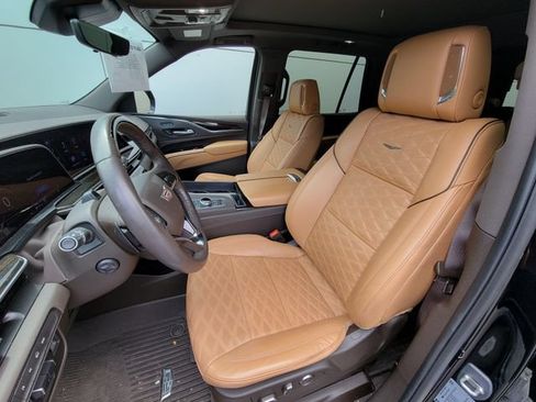 Used 2023 Cadillac Escalade Sport AWD/4WD image 4