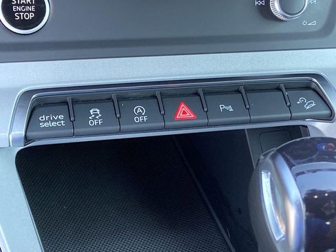 Used 2023 Audi Q3 2.0T Premium image 38