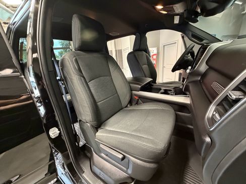 Used 2025 RAM 2500 Big Horn AWD/4WD image 4