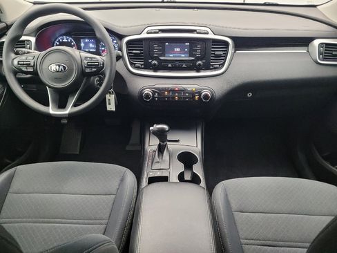 Used 2017 Kia Sorento AWD image 22