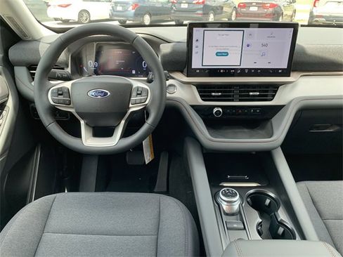 New 2025 Ford Explorer Active image 15