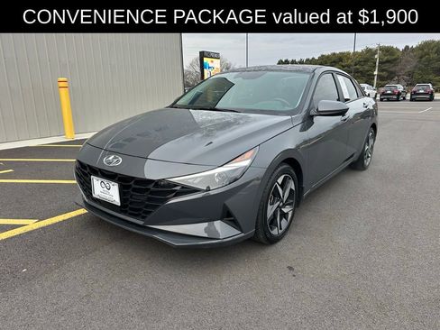 Used 2023 Hyundai Elantra SEL w/ Convenience Package image 2