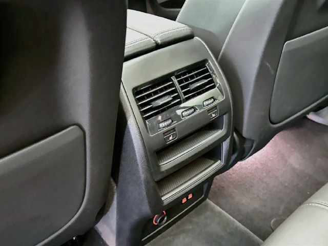 Used 2025 BMW X5 M60i AWD/4WD image 27