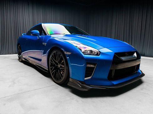 Used 2020 Nissan GT-R Premium AWD/4WD image 17