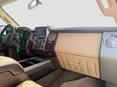 Used 2013 Ford F250 Lariat w/ Chrome Pkg image 36