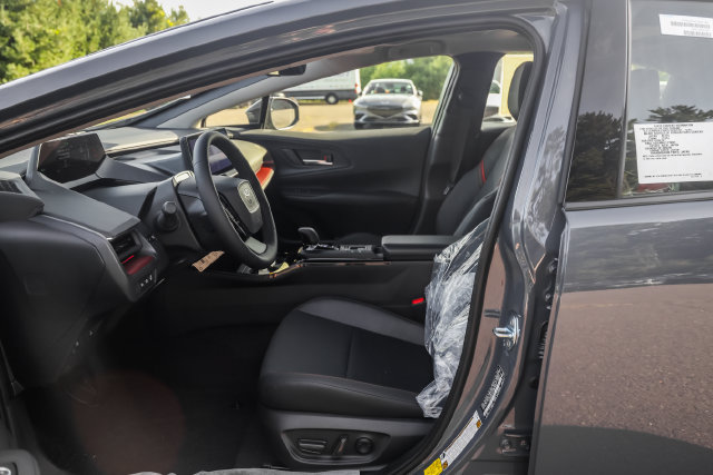 New 2026 Toyota Prius Plug-In Hybrid FWD image 13