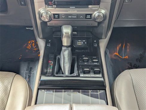 Used 2020 Lexus GX 460 Luxury w/ Accessory Package image 13