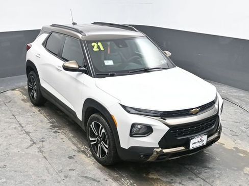 Used 2021 Chevrolet TrailBlazer ACTIV w/ Technology Package image 9
