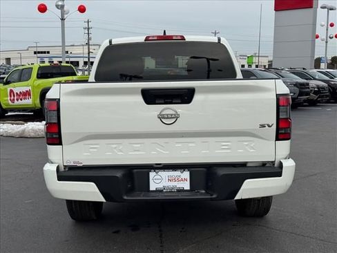 Certified 2024 Nissan Frontier SV image 4