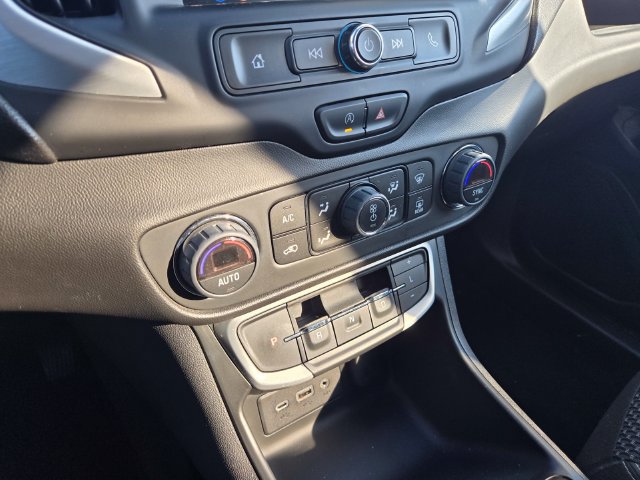 Used 2023 GMC Terrain SLE w/ Driver Convenience Package FWD image 17