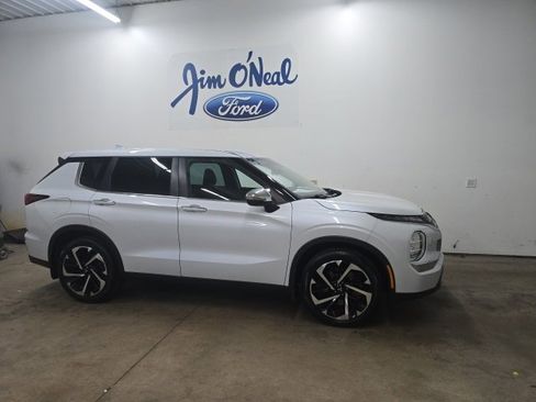 Used 2022 Mitsubishi Outlander ES image 1
