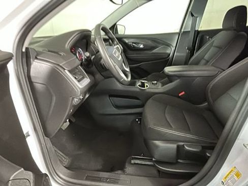 Used 2023 GMC Terrain SLE FWD image 11