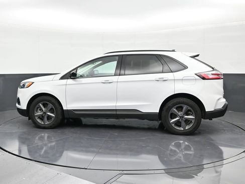 Used 2024 Ford Edge SEL w/ Sport Appearance Package image 2