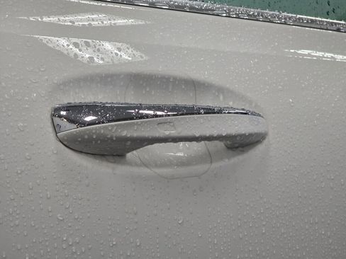 Used 2025 Mercedes-Benz GLB 250 4MATIC image 28