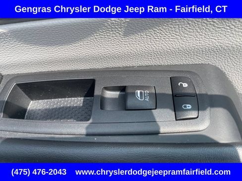Used 2020 Chrysler Pacifica Touring-L Plus FWD image 17