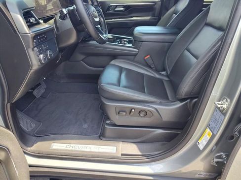 Used 2025 Chevrolet Tahoe Z71 AWD/4WD image 11