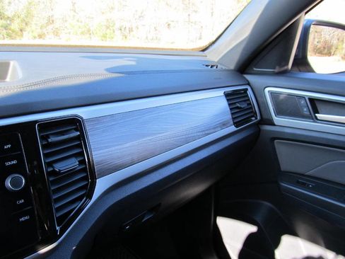 Used 2022 Volkswagen Atlas Cross Sport SE image 74