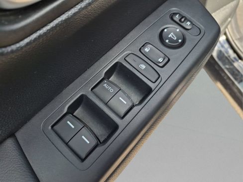 Used 2023 Honda CR-V LX image 16