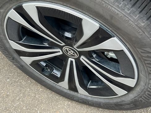 Used 2024 Toyota bZ4X XLE image 18