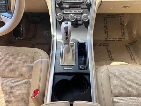 Used 2011 Lincoln MKS FWD image 36