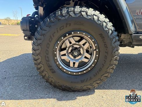 Used 2018 Jeep Wrangler Unlimited Rubicon w/ Dual Top Group image 10