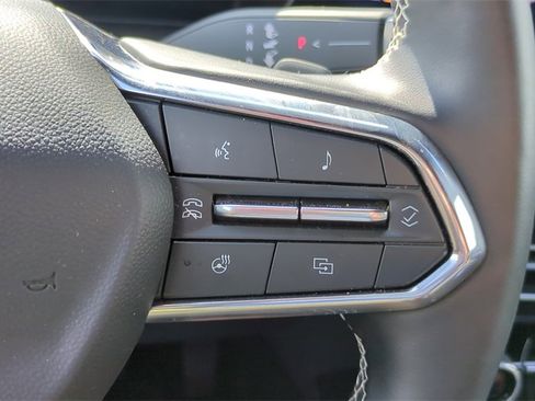 Used 2025 Chevrolet Traverse LT image 19