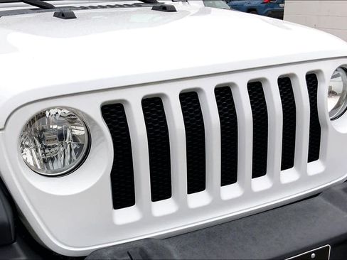 Used 2023 Jeep Wrangler Sport image 25