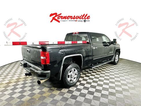 Used 2018 GMC Sierra 3500 Denali w/ Duramax Plus Package image 7