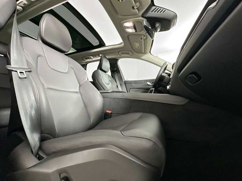 Used 2025 Volvo XC60 T8 Plus image 26