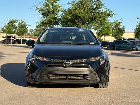 Used 2024 Toyota Corolla LE image 2