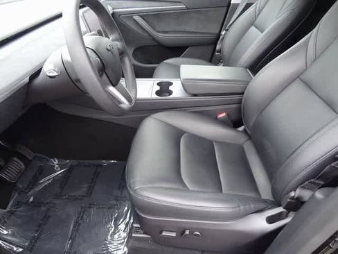 Used 2025 Tesla Model Y Long Range image 6