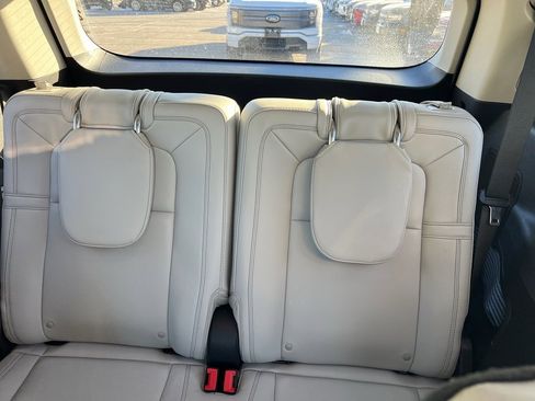 Used 2025 Lincoln Aviator Reserve w/ Equipment Group 201A AWD/4WD image 8