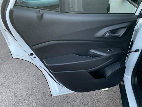 Used 2024 Chevrolet Trax RS w/ Driver Confidence Package image 30