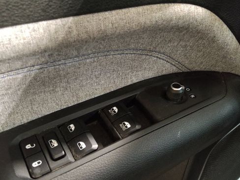 Used 2024 Jeep Compass Sport image 27