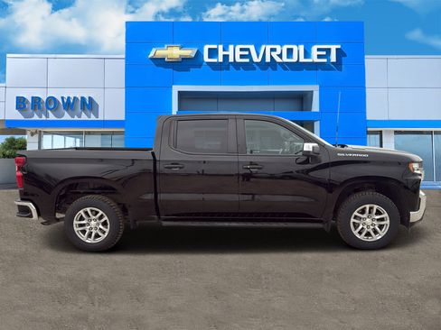 Used 2021 Chevrolet Silverado 1500 LT image 2