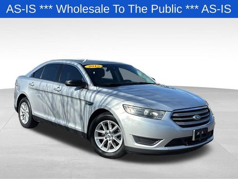 Used 2015 Ford Taurus SE image 1
