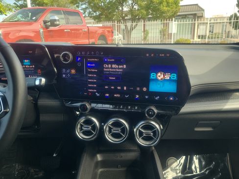 Used 2024 Chevrolet Blazer EV LT AWD/4WD image 12
