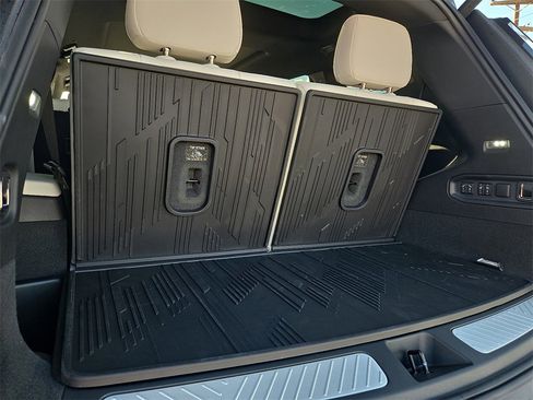 New 2026 Cadillac Vistiq Luxury w/ LPO, Floor Liner Package image 10