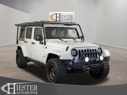 Used 2018 Jeep Wrangler Unlimited Sahara w/ Connectivity Group AWD/4WD image 1