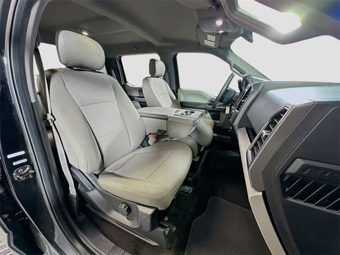 Used 2018 Ford F150 XLT w/ XTR Package image 28