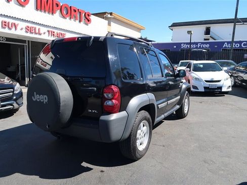 Used 2006 Jeep Liberty Sport image 16