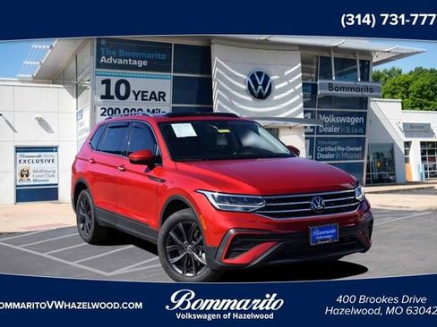 Certified 2024 Volkswagen Tiguan SE image 1