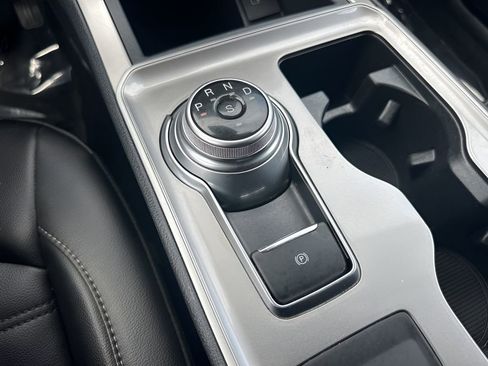 Used 2024 Ford Edge SEL image 17