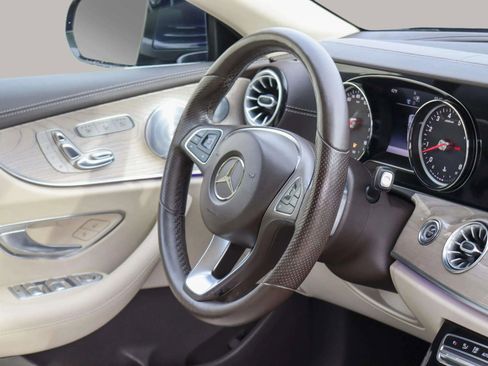 Used 2018 Mercedes-Benz E 400 4MATIC Cabriolet image 36