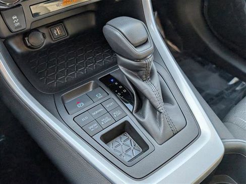 Used 2025 Toyota RAV4 XLE image 12